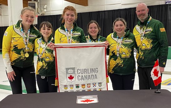 CurlingCanada's tweet image. Wishing the Team Canada junior men's and women's the best of luck at the 2022 World Junior Curling Championships in Jönköping, Sweden. Our event preview: curling.ca/blog/2022/05/1…

Photos: Curling Canada/Darlene Danyliw

#wjcc2022