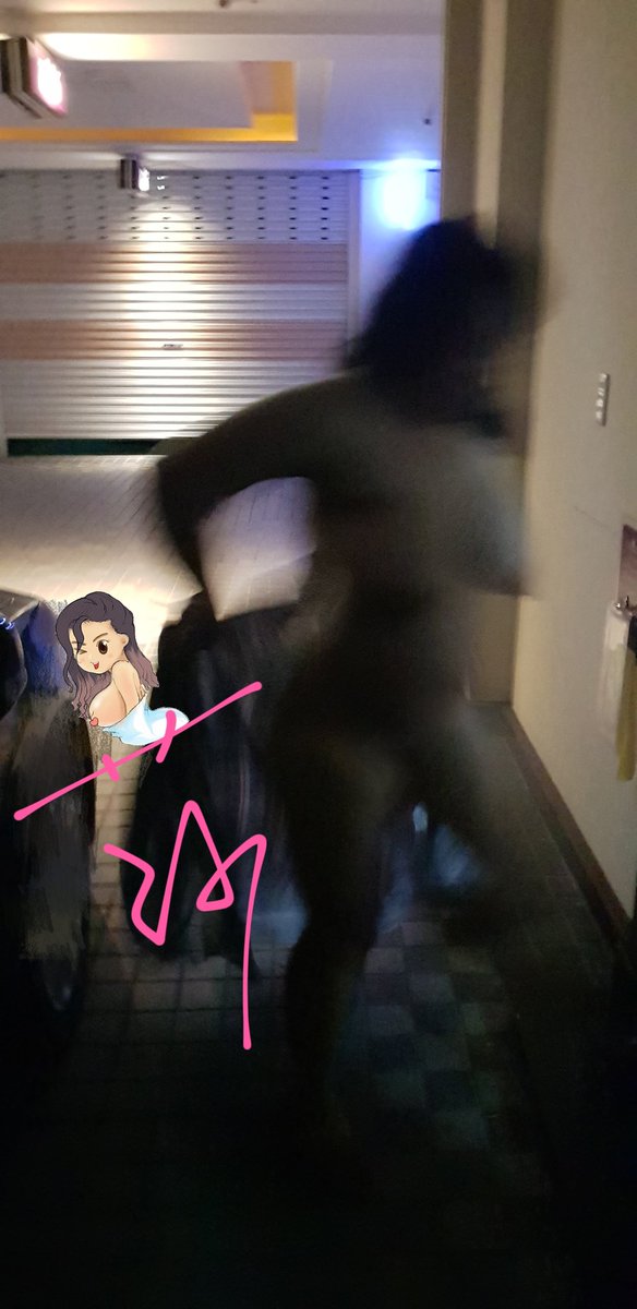 莎：老公～人家好期待，在車上就脫光了耶，你看！
莎公：那你也得等我關了鐵門再下車啊...
莎：靠！門還沒關！？

#肉肉人妻
#舊圖再讓大家回味一下 https://t.co/YOrAkQVV3o