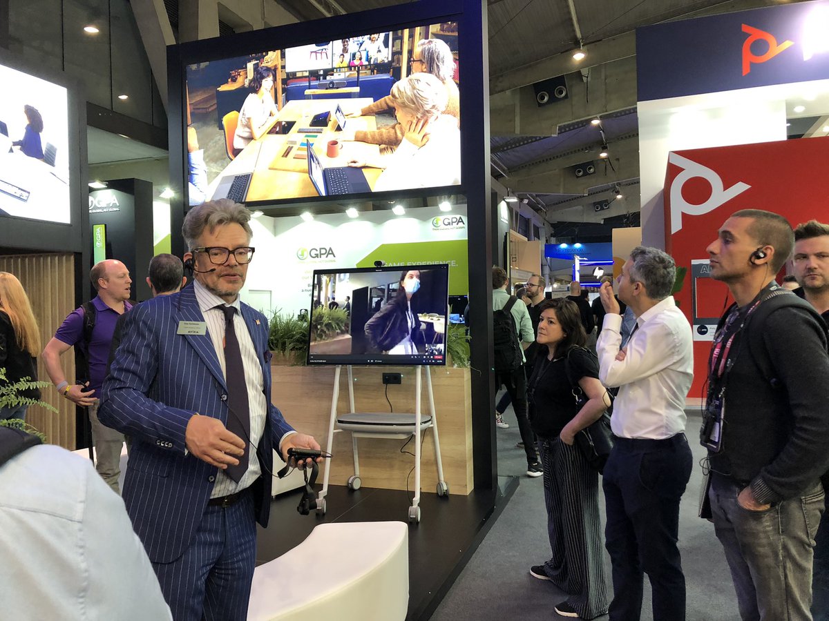 nuriaantoli's tweet image. Enjoying the guided tour organized by @mmora @FomentTreball at
@ISE_show @IOTSWC Premium explanation about what’s new in #techInArquitecture, #techentertainment #techInMuseums #techSounds  #techforbusiness 
I wrote my note on the screen of @MicrosoftES : 😉👍
#ISE2022
#IOTSWC22