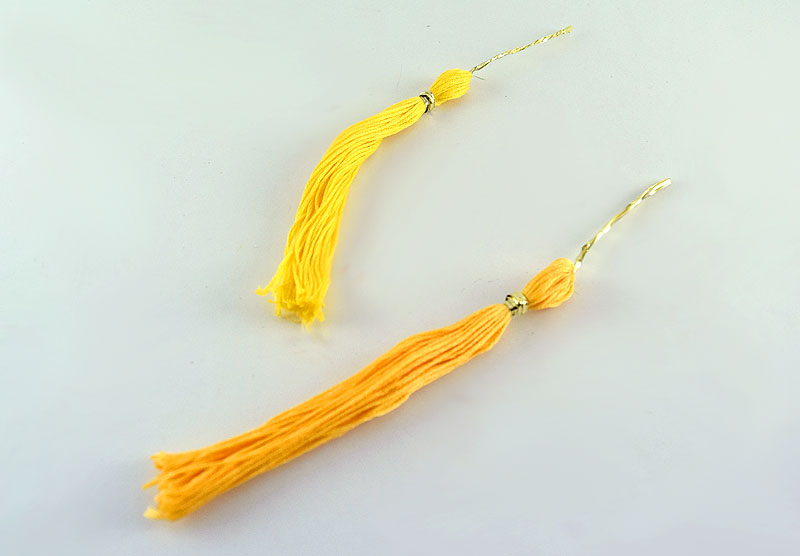 ginatepper's tweet image. Learn how to make this DIY Graduation Tassel in under a minute and for less than a dollar! Adding a tassel to any party decoration instantly transforms it into a graduation decoration.#Graduation #DIY #crafts 
ginatepper.com/diy-graduation…