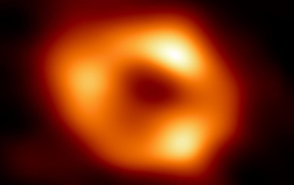 SoyNuevaPrensa's tweet photo. Desvelan la primera imagen del agujero negro en el corazón de la Vía Láctea - https://t.co/zDO023pxmU
#SoyNuevaPrensa #Ciencia #ESO #Internacional #Lactea #Madrid #Sucesos #Xavier #Ciencia https://t.co/m11XaLziBI