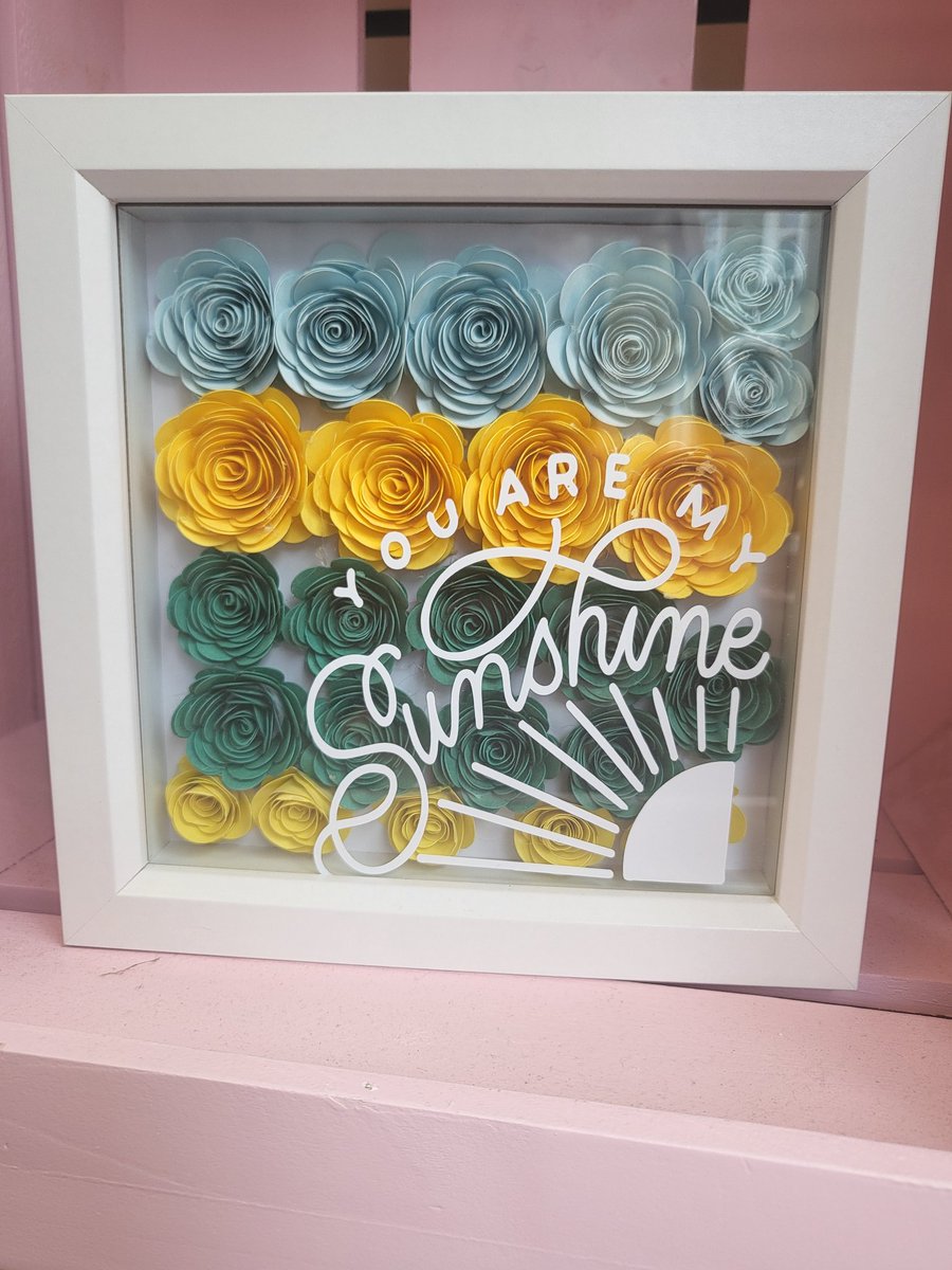 crafts_mc's tweet photo. Lovely handmade flowers in a quality boxframe, with lovely vinyl writing. #boxframe #handmade #smallbusiness #buylocal https://t.co/qsIJWTyle1