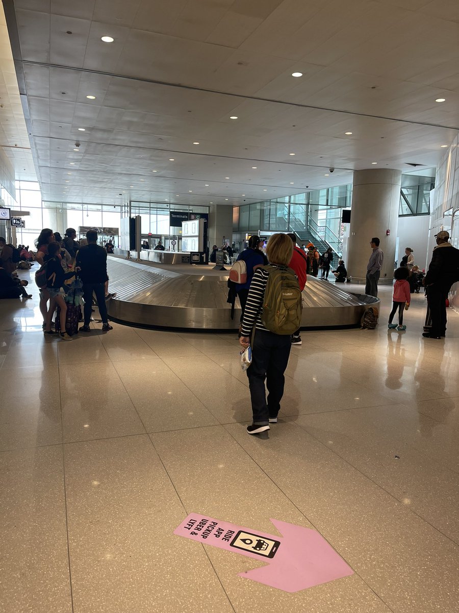 Messynessi_'s tweet photo. @FlyFrontier @BostonLogan sitting over an hour waiting for our bags! Not 1 worker here, not 1 person securing any of the restricted areas! No one can tell us where our bags are!! https://t.co/iFcnYpvncm