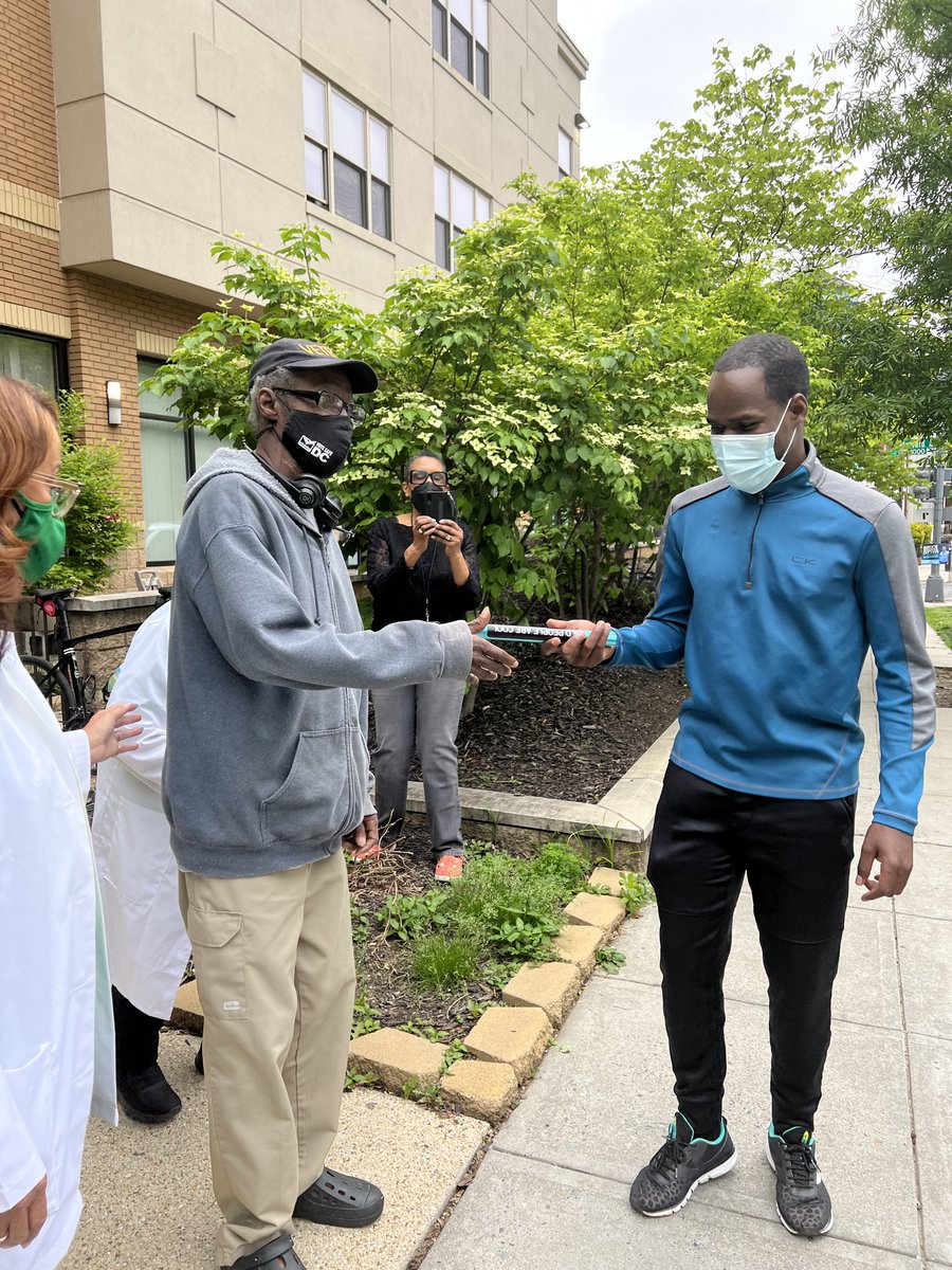 linkedsenior's tweet photo. Great job Marigold Assisted Living, happy to have you join us for this year's 2nd Annual #DC #LongevityFunRun event! #OldPeopleAreCool #OlderAmericansMonth @Oldplparecool #gerotwitter @AgeFriendlyDC @DACL_DC @AARPDC @nbcwashington @TinaSandri https://t.co/DA4cnRKupf