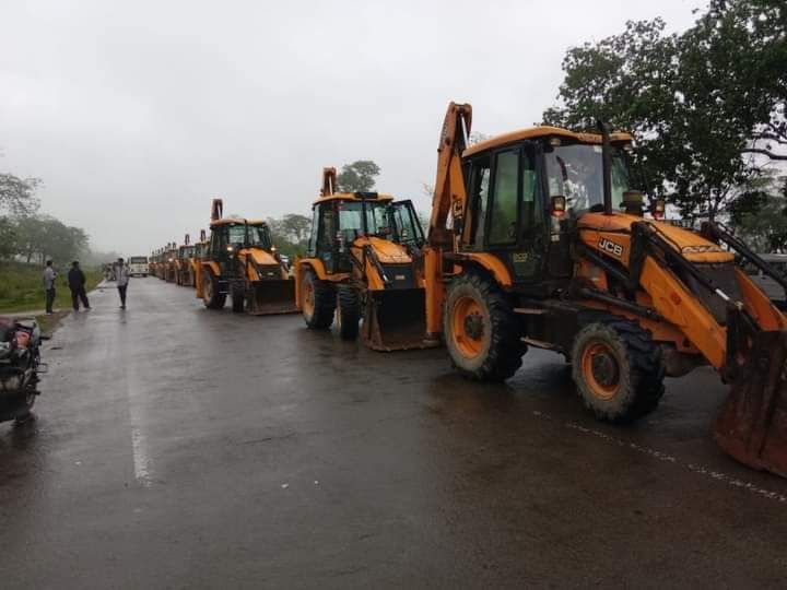 deb_avirup's tweet photo. FeelingSad For TheTea Gardens Workers Of Dolu
Nature Fails Infornt Of Development
Make The Airport To Any Other Place It's Not Only My Request It's Our Request &amp; Responsibility To Save The Nature🙏Must share
@dccachar @himantabiswa @PMOIndia @narendramodi @CMOfficeAssam @AgriGoI https://t.co/30PsaW40Tx
