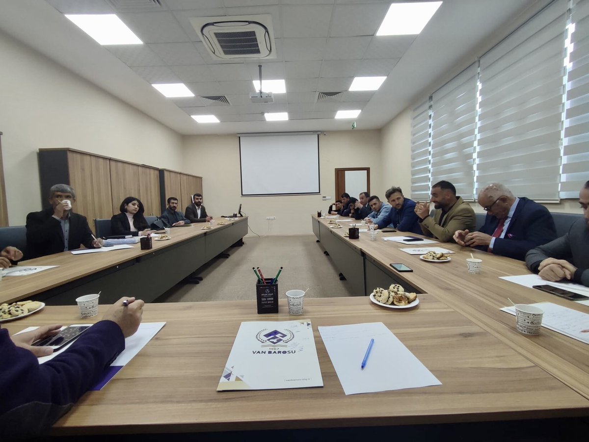 VanEngelliHK's tweet photo. 10-16 Mayıs Engelliler Haftası nedeniyle Engelli STK Temsilcilerinin ve Van YYÜ Engelliler Araştırma ve Uygulama Merkezinin katılımı ile engelli bireylerin yaşadığı sorunların üzerinde durduğumuz çalıştayımızı gerçekleştirdik. Katılım sağlayan üye ve temsilcilere te��ekkür ederiz. https://t.co/sOTTRDcLP6