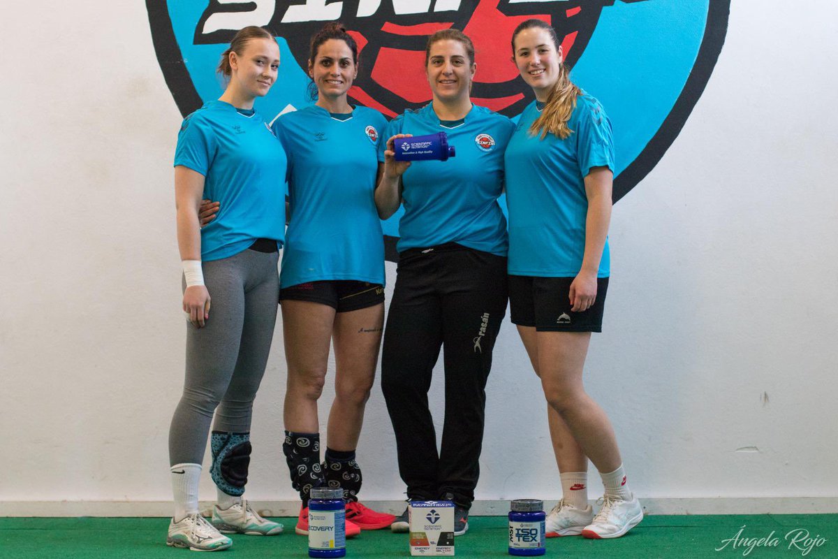 bmSinfin's tweet photo. 🚺 Nuestras chicas preparando la fase de ascenso a #DHPlataFem y, como siempre, de la mano de los suplementos de Personal Marketing Nutrition. 💪🏼

⚫️🔵 #AúpaSinfín #SeniorFemenino https://t.co/jk7NkuYSIT