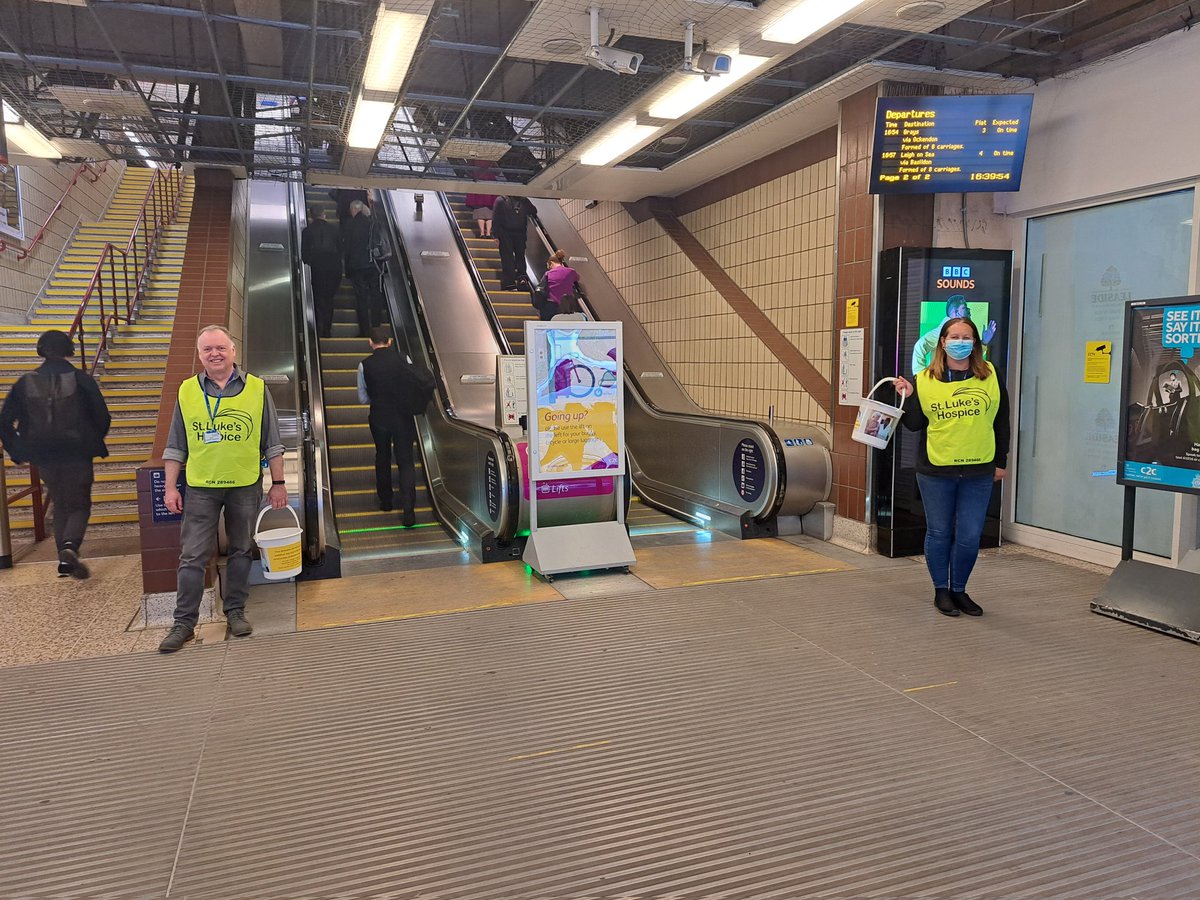 <a href="/daisyjamesmax/">Jo Lucas</a> and <a href="/pauldurrant12/">Paul Durrant - PDT Sales Consultancy</a>  right at the front making sure everyone knows <a href="/StLukesHospiceB/">St. Luke's Hospice (Basildon & District)</a> is in #fenchurchstreet today! 👍💙💛