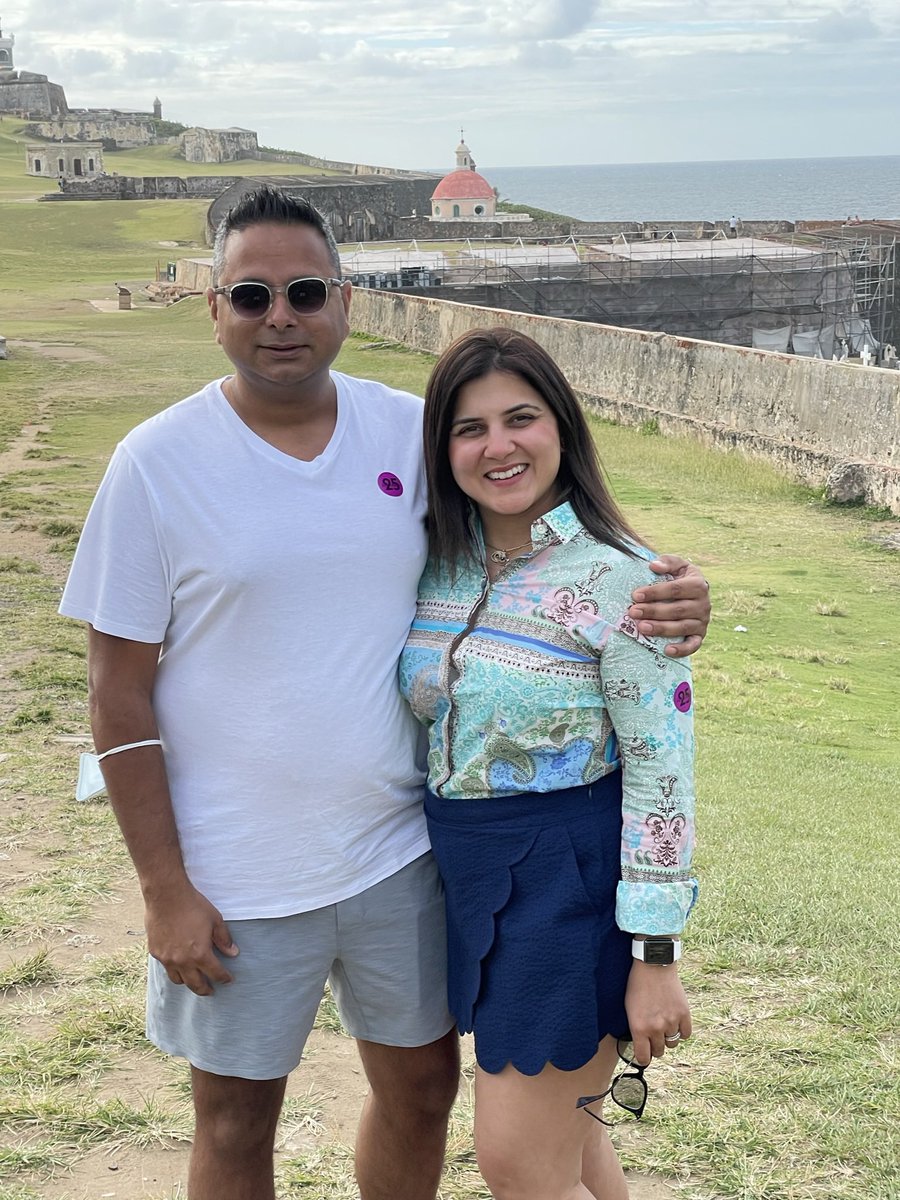 ruchipawa's tweet photo. Happy Birthday to my partner in crime, my best friend. 🥂 🍻 to many more. https://t.co/QXar6MHaJ9