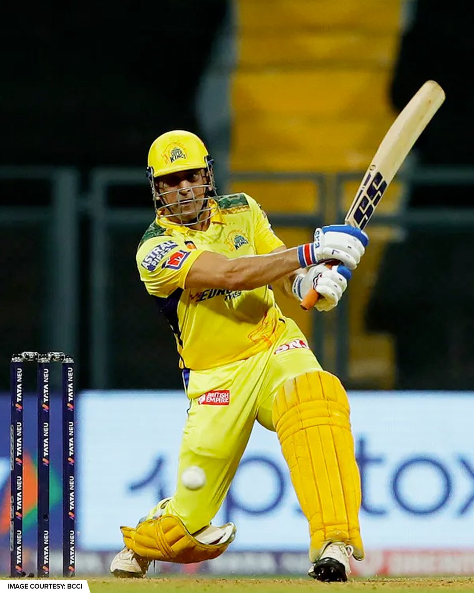 FahiSergio's tweet photo. The Lone Warrior 🔥 
Vintage Dhoni 💯
Calm and composed innings,
#ChennaiSuperKings #Thala #Dhoni #MIvsCSK #IPL #conway https://t.co/E3UbergreJ