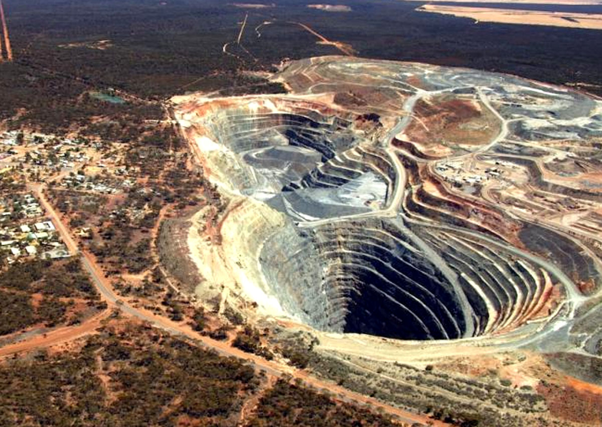 SgtsiTherev's tweet image. Tell me again why electric cars are safe for the environment? #lithiummine