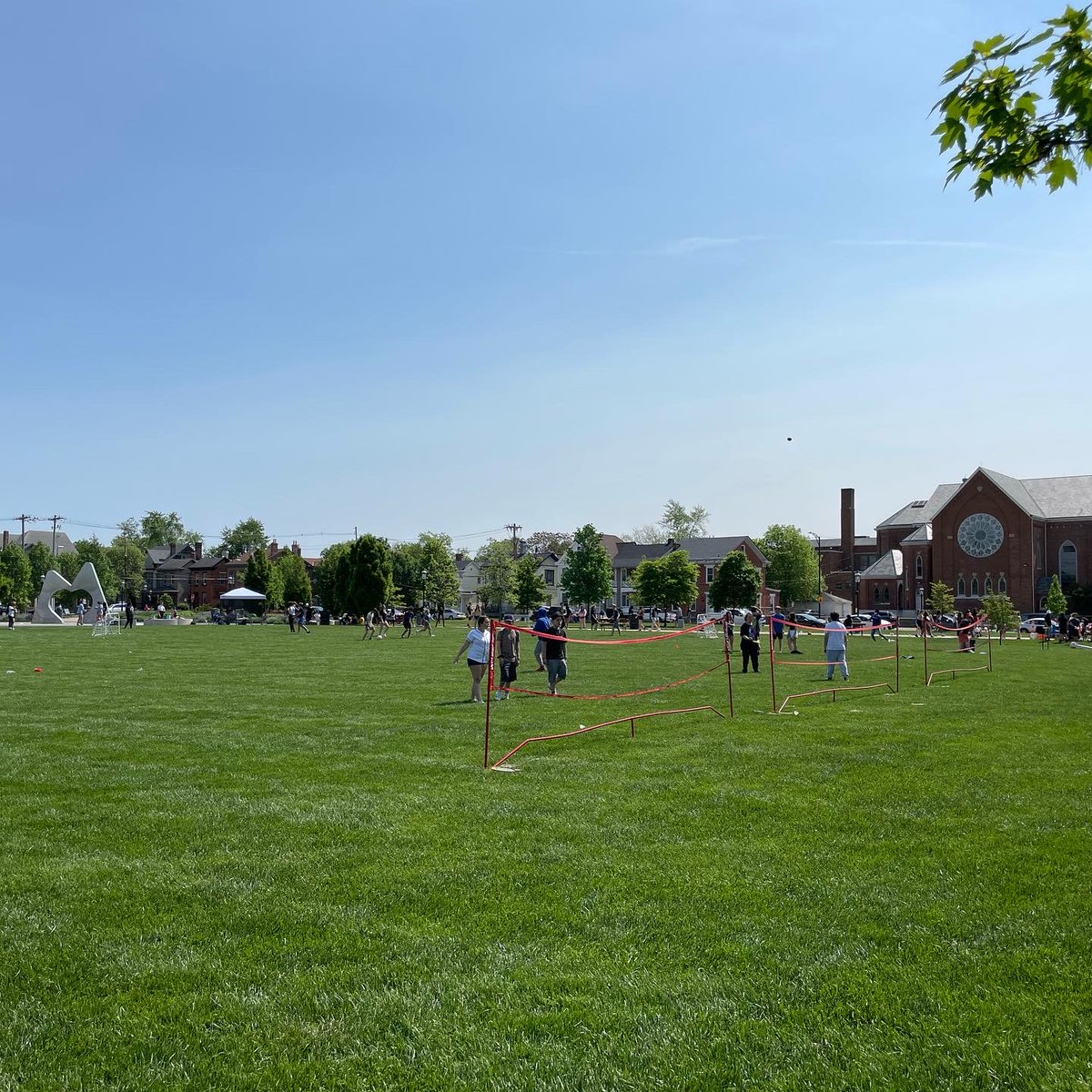 HamiltonOh's tweet photo. Right now in Marcum Park students from Hamilton Freshman Campus are celebrating academic success with a day at the park! In order to come out for the event students had to be on track for graduation as well as have a good attendance and disciplinary record. @Hamilton_CSD https://t.co/ByA3ElmpMr