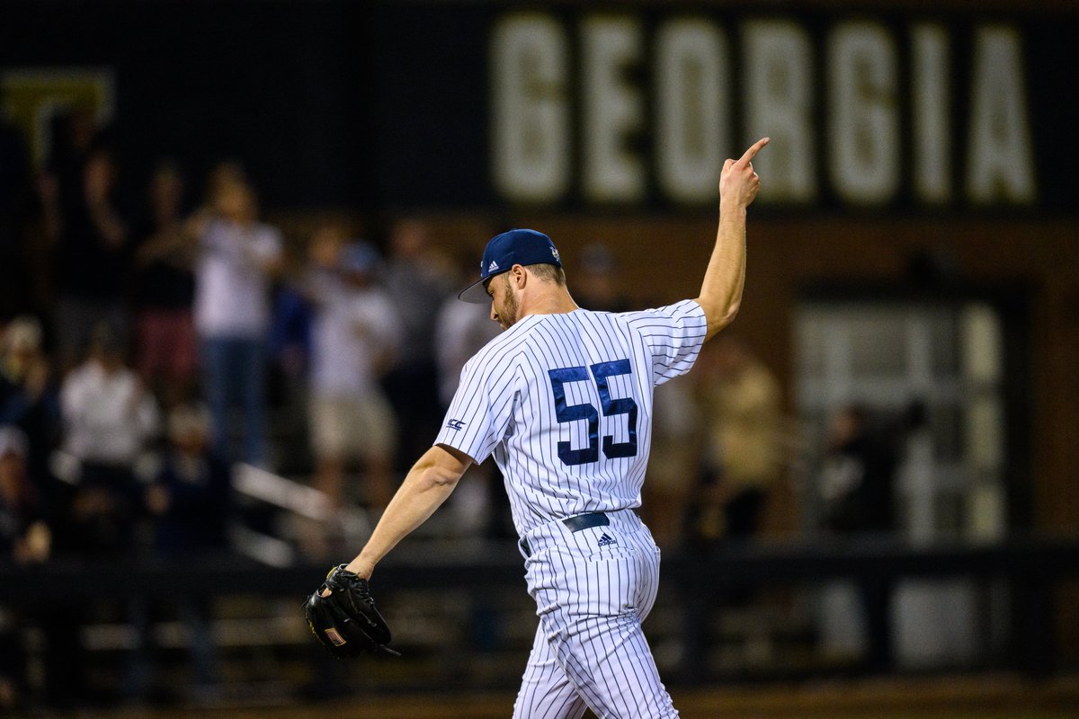 GTBaseball's tweet photo. 𝐀𝐜𝐚𝐝𝐞𝐦𝐢𝐜 𝐀𝐥𝐥-𝐃𝐢𝐬𝐭𝐫𝐢𝐜𝐭

These two are elite in and out of the classroom 💪

🎓 Andrew Jenkins
🎓 @JohnMedich 

@CoSIDAAcadAA // #TogetherWeSwarm https://t.co/C5O3WG4RXi