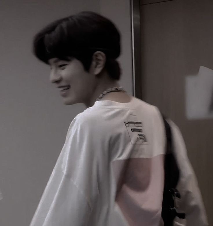 floweyflower12's tweet photo. @THEK___KING STAY, VOTEMOS POR SEUNGMIN!! SI PODEMOS!!! <3 https://t.co/rPuMzHU4tA