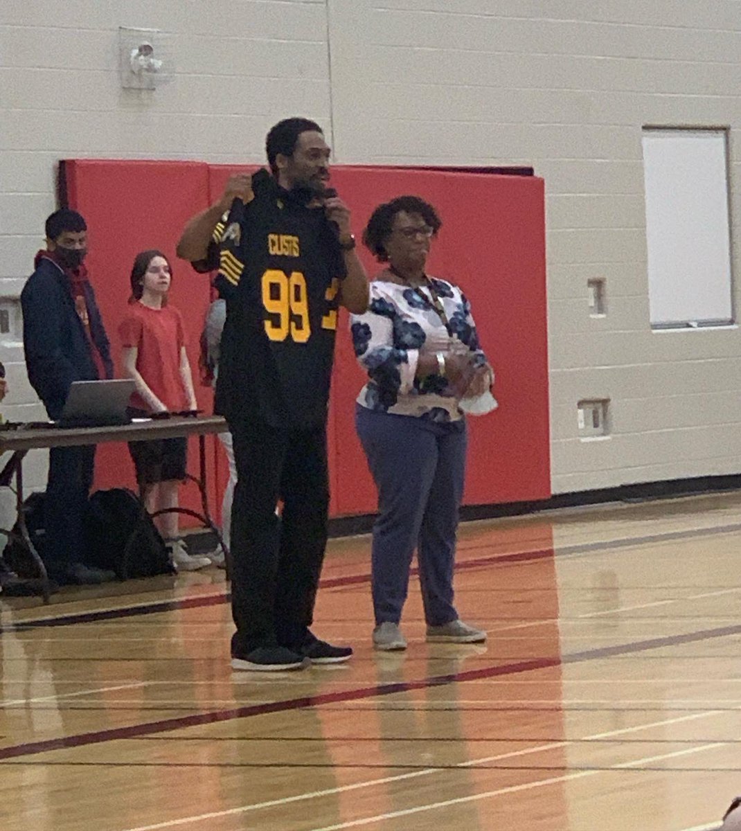Had a total blast 💥 at the @bcss_hwdsb #peprally today. It was awesome to be able to join staff, students, a couple of furry friends, and players from @hamiltontigercats 🐯&amp; <a href="/forgefc/">forgefc</a> 🔨to celebrate all of the @hwdsb_athletics teams.