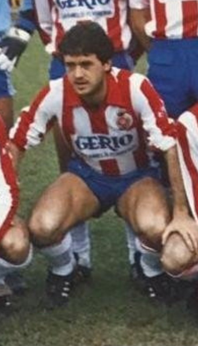 MateosPoch's tweet image. Pep Boada, ara al Granada CF, l'únic gironí Dtor Esportiu a 1era Divisió

El d'Amer, va ser jugador del GironaFC en dues etapes

Amb Geli i Alfons Muñoz, signant contracte i de jugador (1983)

Amb el GFC, 91/92

Amb ell i Miquel Duran a la llotja del RCDE

Sentiment Gironí
🤍❤️⚽