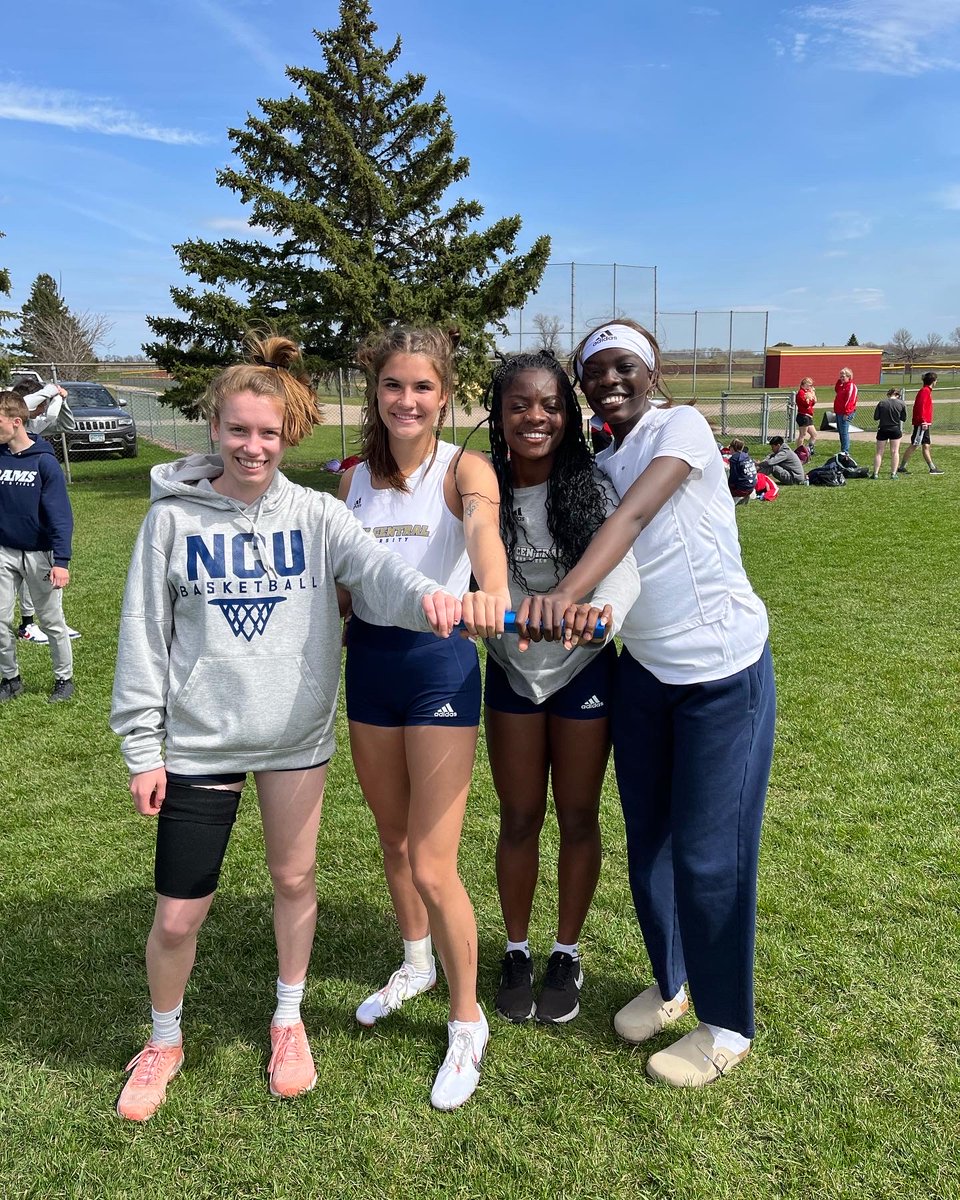 NcuTrack's tweet photo. Today we’re highlighting our relay teams from the UMAC Conference Championships 👏🏻

1 - The men’s 4 x 100 meter relay earns 4th place.
2 - The men’s 4 x 400 meter relay earns 2nd place.
3 - The women’s 4 x 400 meter relay earns 4th place.
Congrats to all of our relays! https://t.co/WlLvnAbBQO