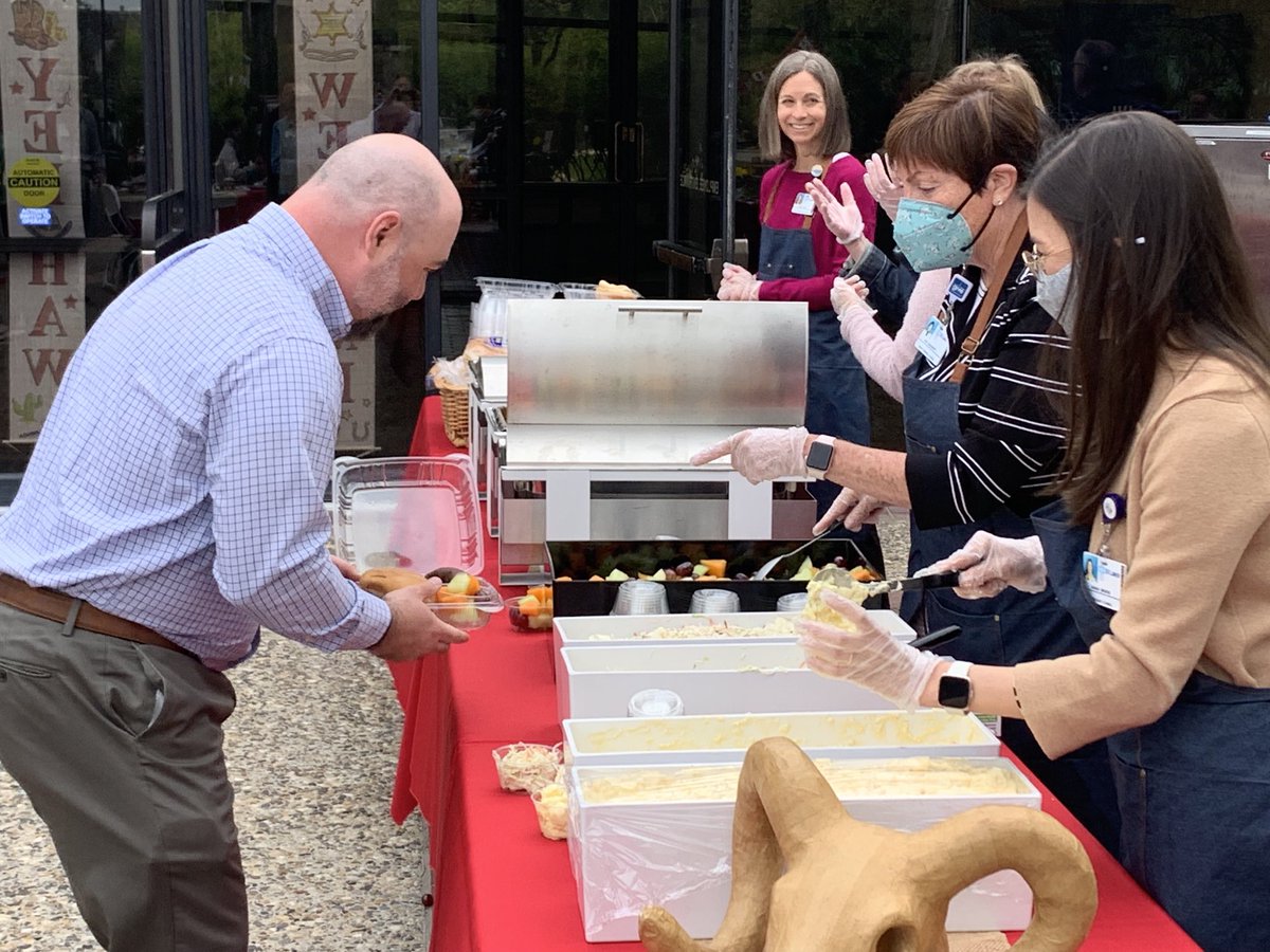 Another fantastic day of outdoor BBQs ⁦@StLukesHealth⁩ - at the Elks Rehab hospital and St. Luke’s Plaza. So many happy smiling faces! We have incredible nurses, doctors, therapists, techs and all the crew that support them. #Healthcareweek #Nursesweek #Gratitude