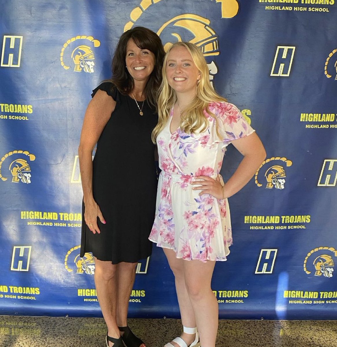we_dontmakekeys's tweet photo. Big thank you to our wonderful president Ava Leffel this year!! We are so grateful to have had her as our president! She has dedicated so much of her time to our club! We wish her the best of luck for her new adventures at Purdue University!❤️ @AvaLeffel https://t.co/6P1hK0PhAm