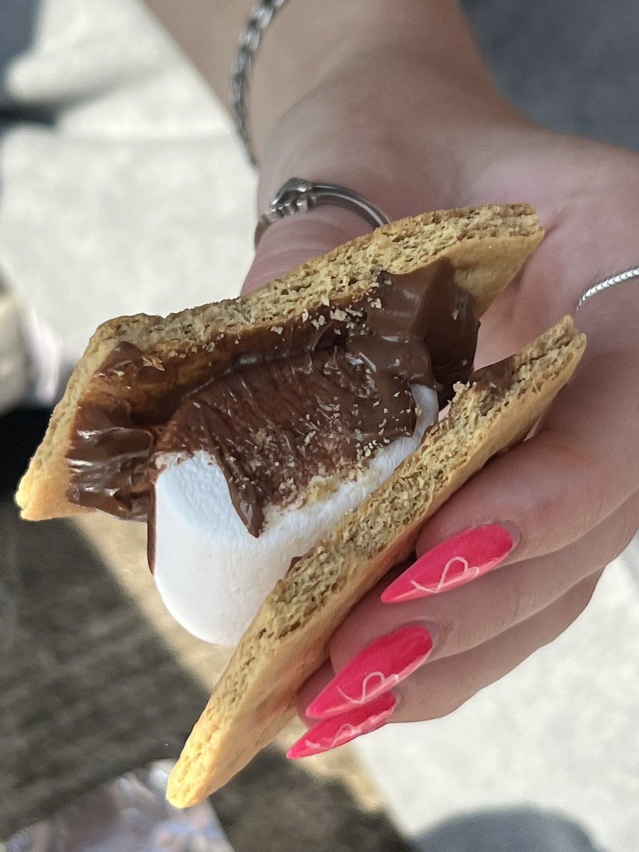 wcsNHSculinary's tweet photo. I’m going to miss these kiddos, especially those who are starting new chapters in life. They’ve allowed me to be a part of their lives for 3 or 4 years! We enjoyed reminiscing over s’mores outside today cooked in our homemade solar ovens! https://t.co/URpxq14Avy