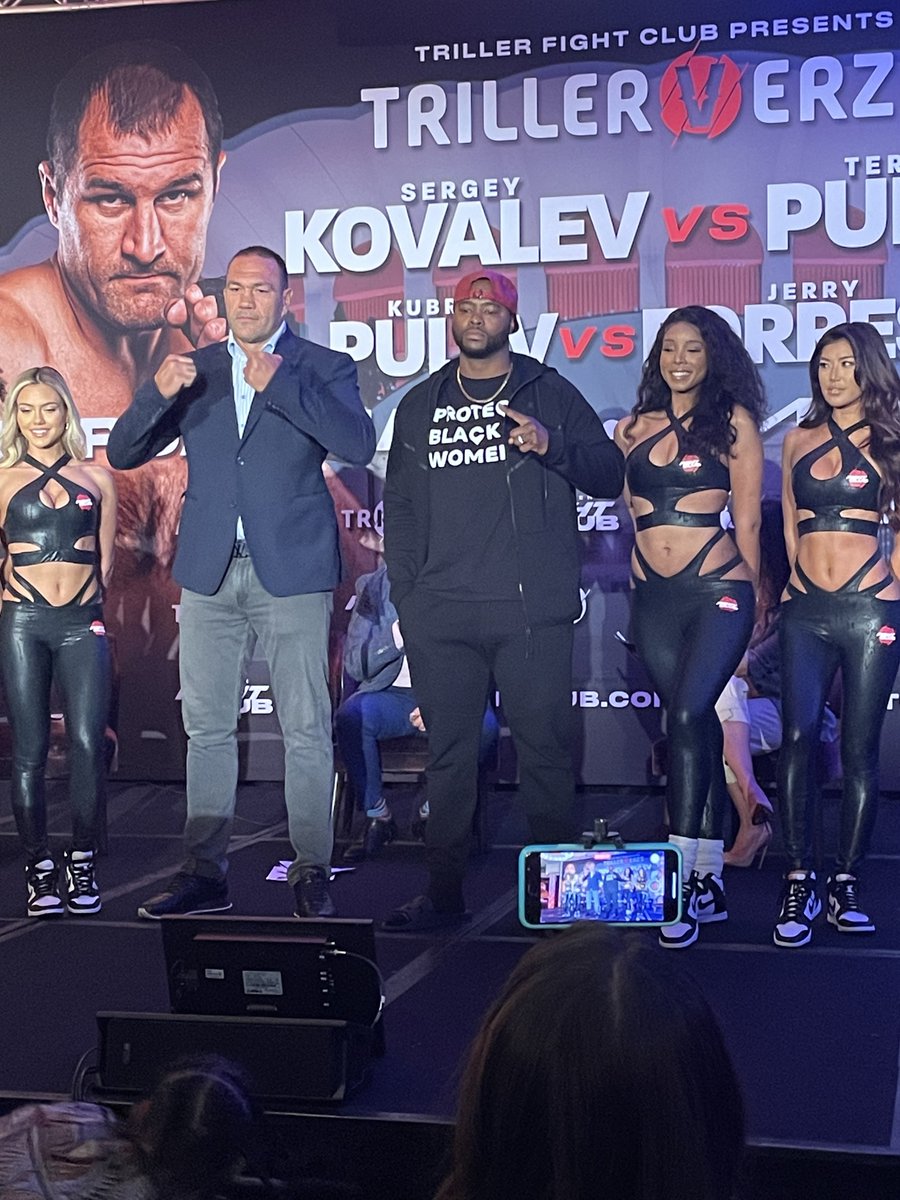 Triller_TV's tweet photo. The two men face off!
Who you taking on Saturday at #TrillerVerz5, @KubratPulev, or @JerryForrestKO?
Live on #FITE: https://t.co/PPatX0rZWH
📸: @kimhurwitz
#PulevForrest #KovalevPulev https://t.co/53vaFAeLsn