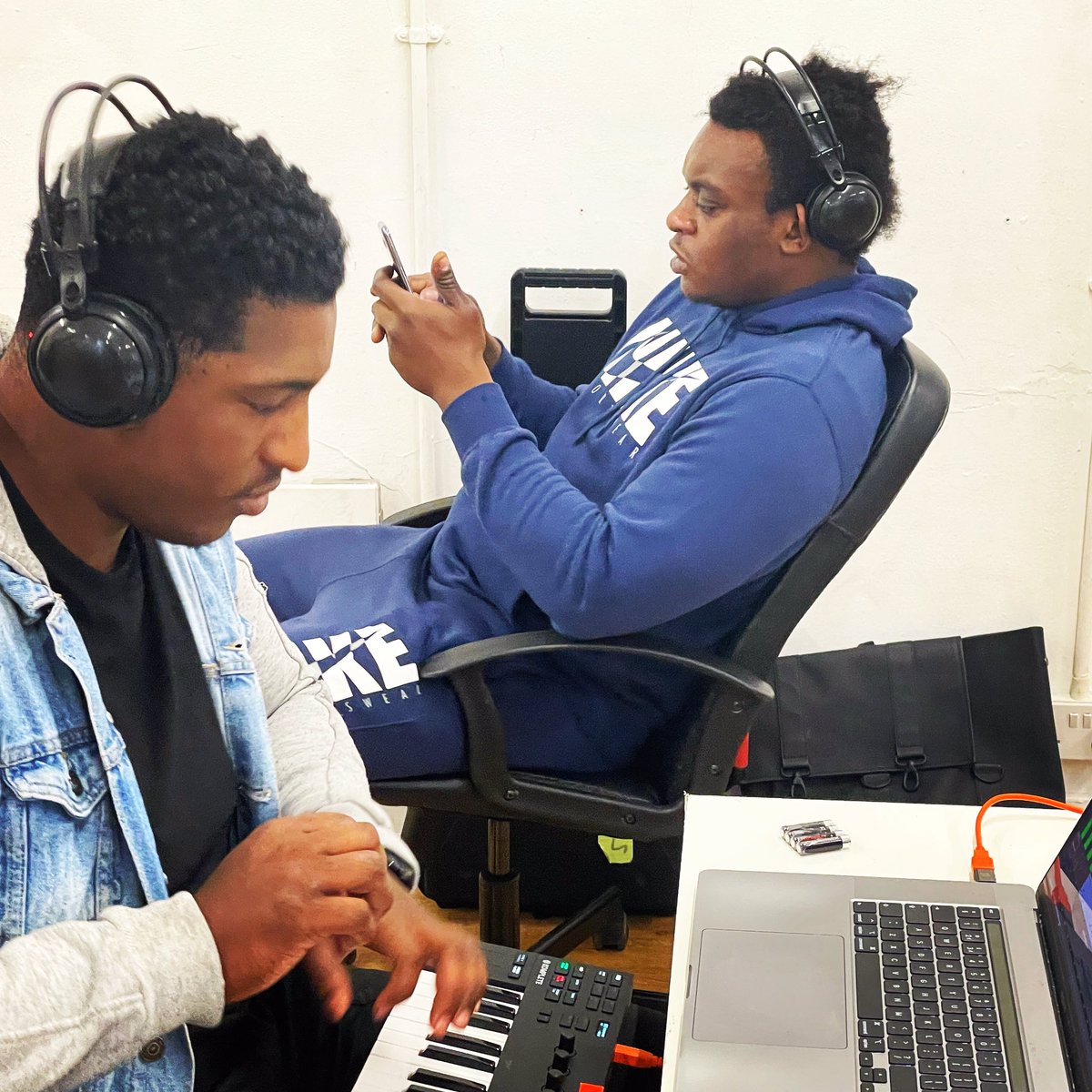 Only Connect tweet media