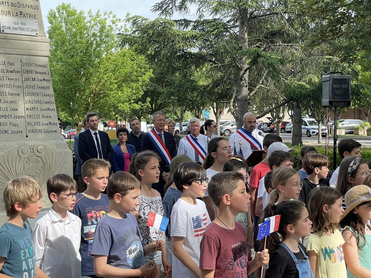 JeanLucLAGLEIZE's tweet photo. Aujourd’hui #Garidech commémore le 77ème anniversaire de la #Victoire contre la barbarie nazie, la fin d’une guerre meurtrière fratricide. Hommage à ceux qui ont lutté, donné leur vie pour que la #France 🇫🇷 soit libre et l’ #Europe 🇪🇺en #paix #8mai1945 https://t.co/OJBhRtIlwU