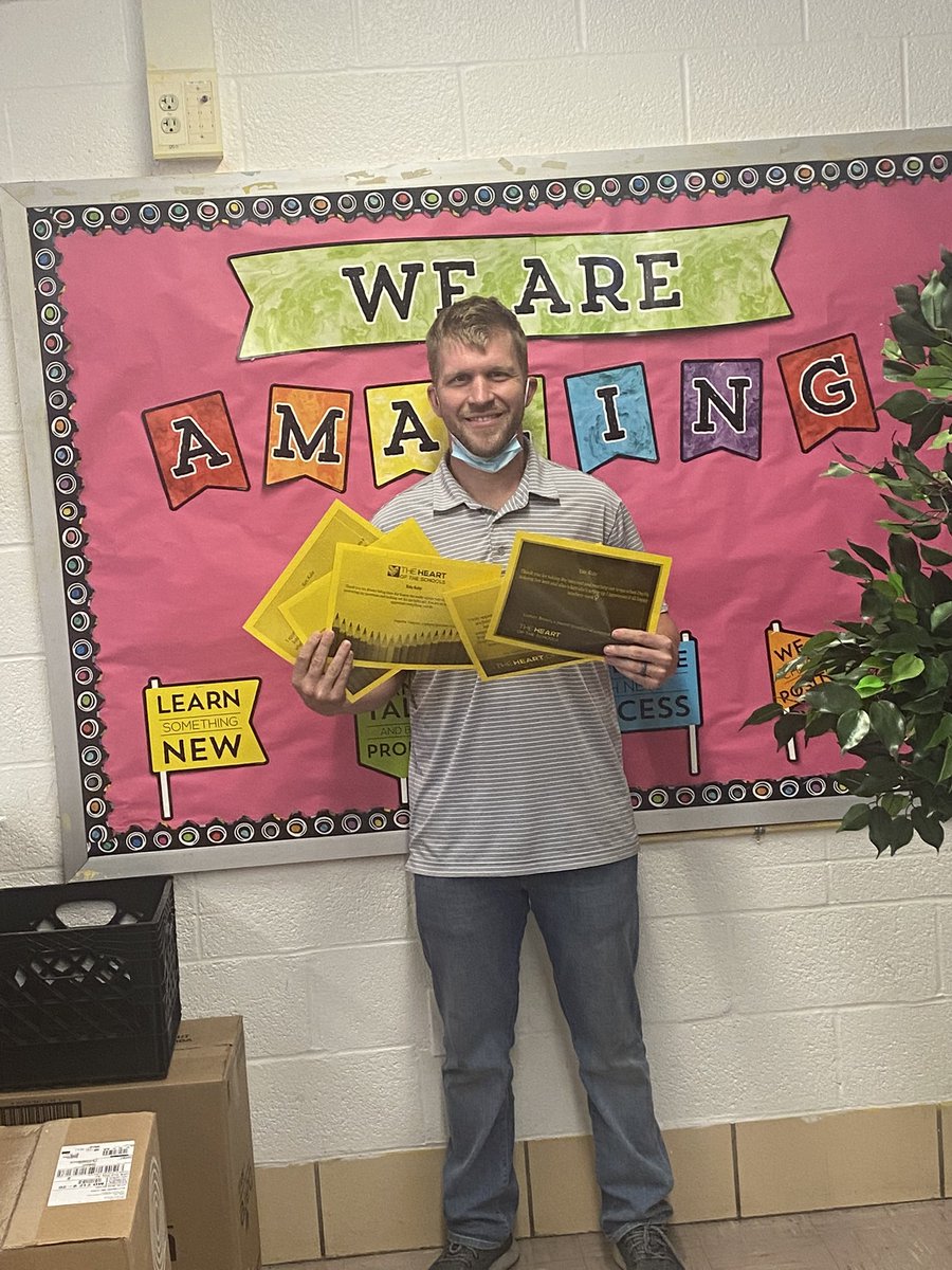 baba_olumiji's tweet photo. Recognition & Celebration!
Today we recognized our very own Nurse E for #SchoolNursesWeek and @BCTResidency alum Mr Kohr received his notes of affirmation from parents as a part of the @TheFundBalt Thank a Staff Member campaign! https://t.co/KA58KpWmIp