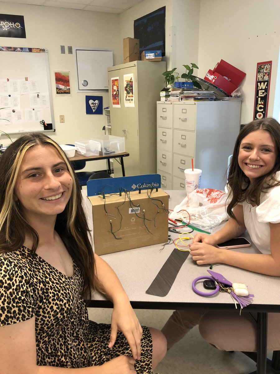 rclarkfhs's tweet photo. Successful Electric Houses in Physics! @scienceFHS https://t.co/sVHjT5rv0t