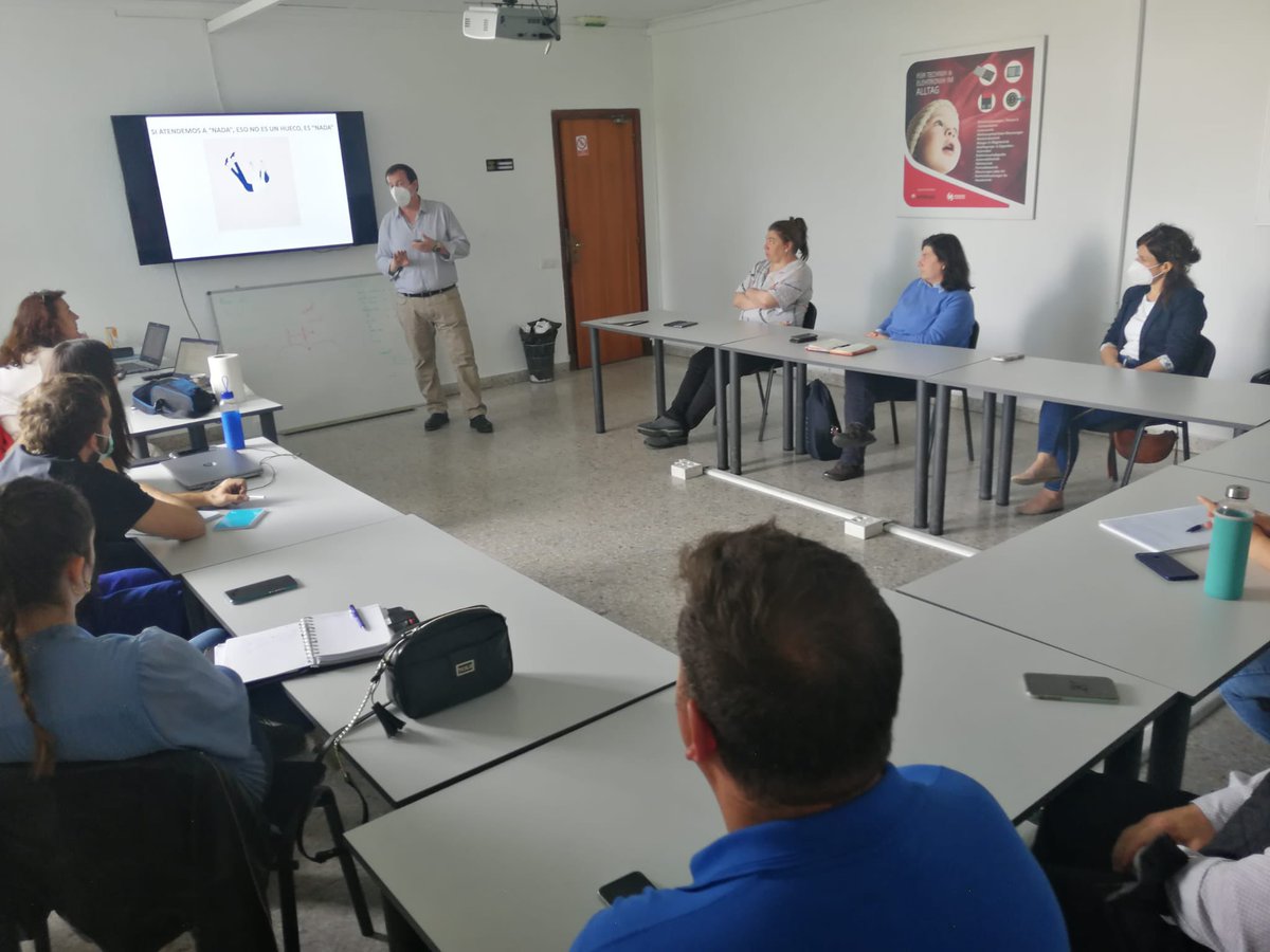 AnelNavarra's tweet photo. 📣Dentro del programa de sensibilizacion en Economía social sobre el #modeloGPES financiado por el @gob_na hemos organizado una jornada comarcal en #Estella junto con @Laseme y Embega hablando del equilibrio personal y profesional, de la mano de Jesús María Elizalde https://t.co/JJz22x6fqu