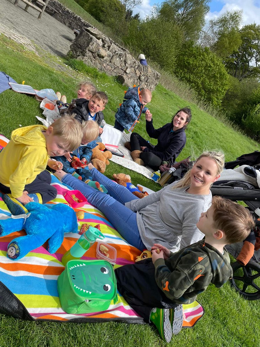 Samanthashouse4's tweet photo. #CheerforChildminding 🎉
We joined @SoniaWa27124863 &amp; members of @ScotChildmind on a nature trail at beecraigs exploring the woodland areas, then sat down to a picnic in the park. 🍏🥪 I love my job, &amp; meeting others with the same passion for good quality childcare is fantastic! https://t.co/PZlbRX8C7Y