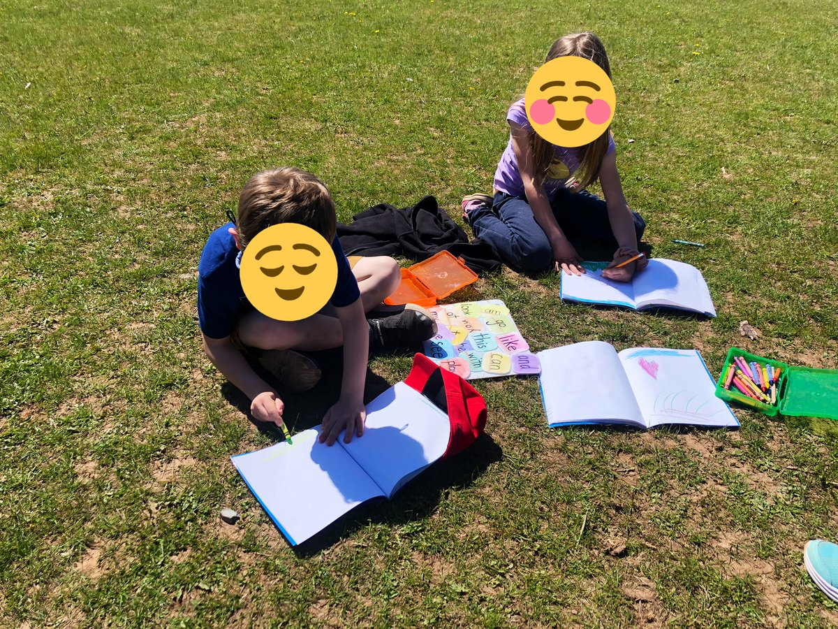 MsSinclair_Ed's tweet photo. We decided to take our Writer’s Workshop outside today! #GetOutside #FreshAirLearning #WeAreWriters https://t.co/lJXOu1lUYC