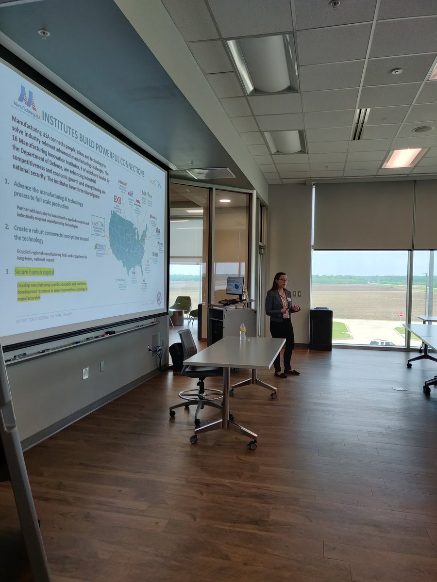 msu_aei's tweet photo. Breakout Session A - Courtney Power (NextFlex) #AESUMMIT https://t.co/sdl8gZBTyX