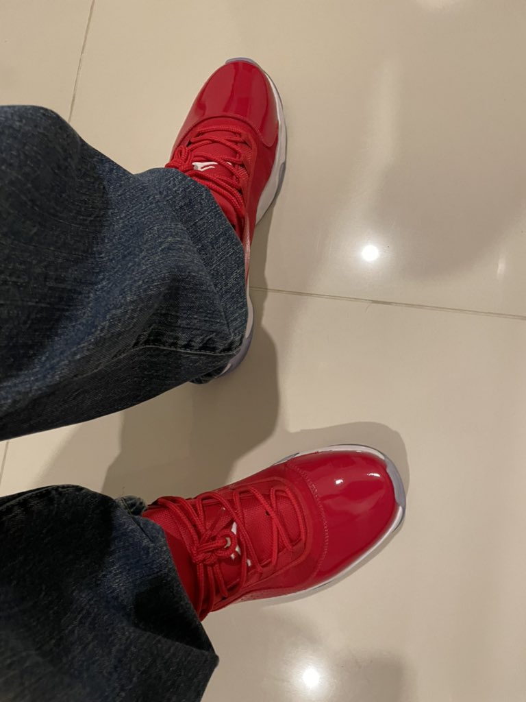 hiimfrederick's tweet photo. DATHOTTNESS #dathottness #swag #boolin #boolinonmars #boomin #GOAT𓃵 #goattalk #jordans #jordanshoes https://t.co/jCRnzuFdKS