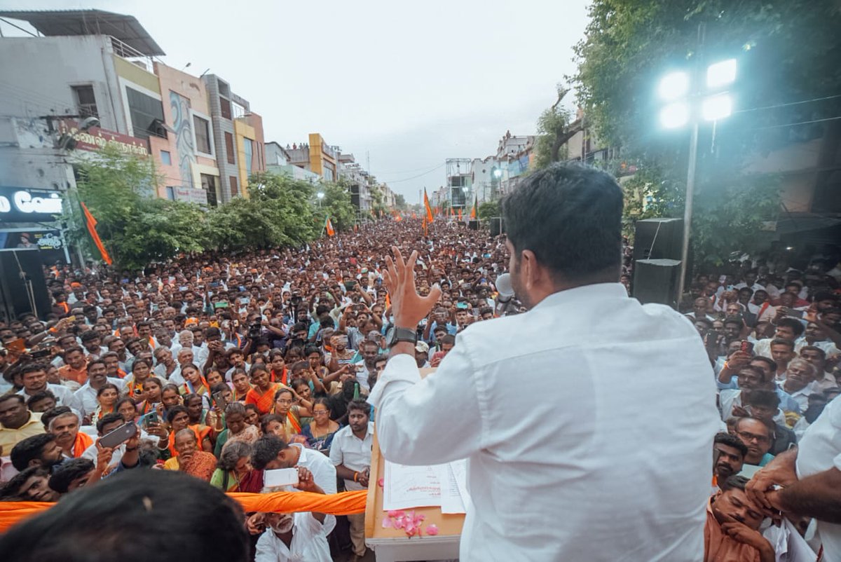JSKGopi's tweet photo. திராவிட மாடல் மீடியா யாரும் இந்த கூட்டத்தை TV ல காட்ட கூடாது னு உத்தரவு வந்துருக்காம்...

SO இந்த கூட்டத்தை நம்ம மக்கள் கொண்டு போய் சேர்ப்போம் சங்கிகளே... https://t.co/hPji9iP5B7