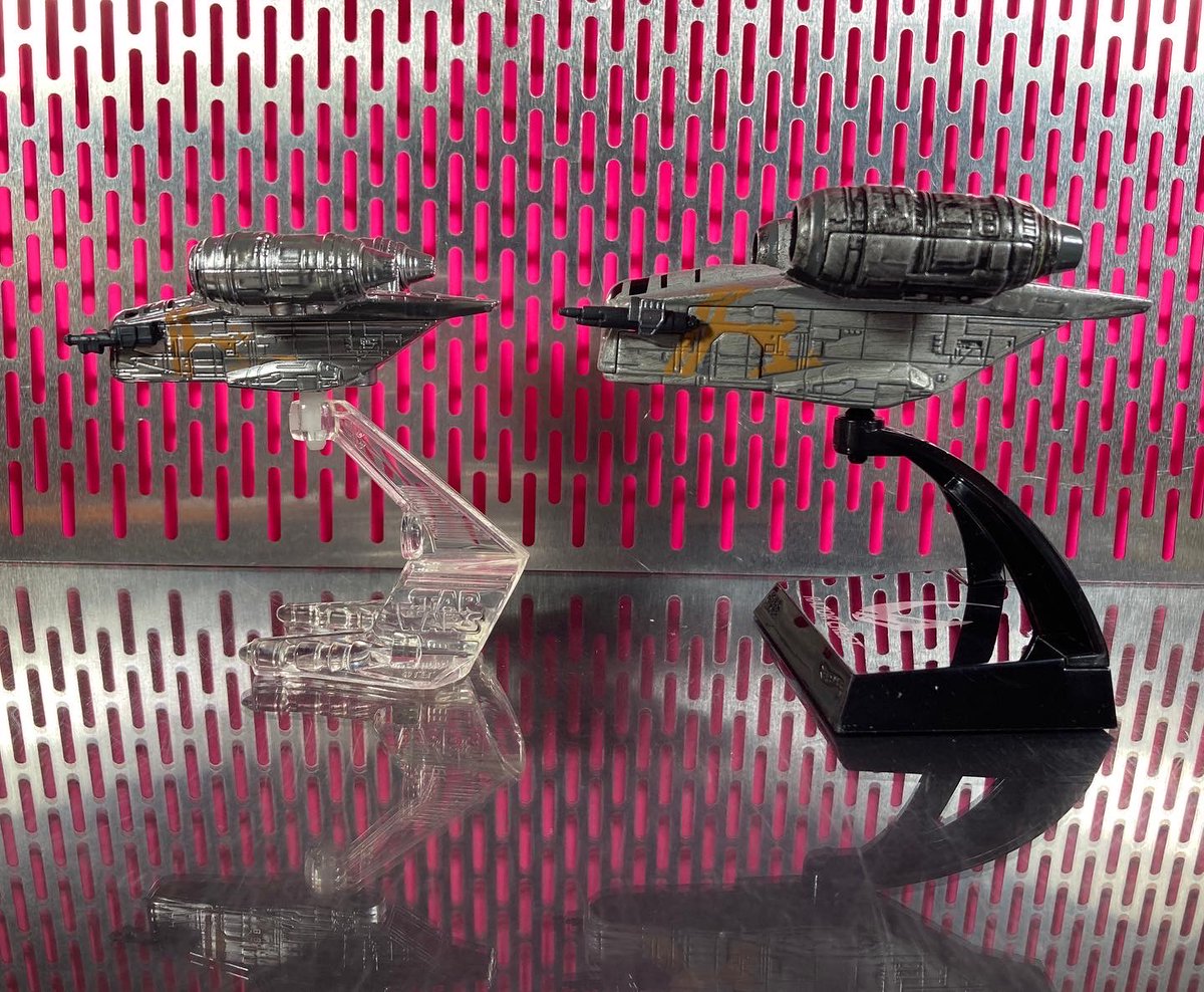 yak_face's tweet photo. Mattel Hot Wheels Razor Crest Comparison
L: Starships
R: Starships Select
#mattel #hotwheels #starshipsselect #starwars # #razorcrest https://t.co/1SSkRJAaxq