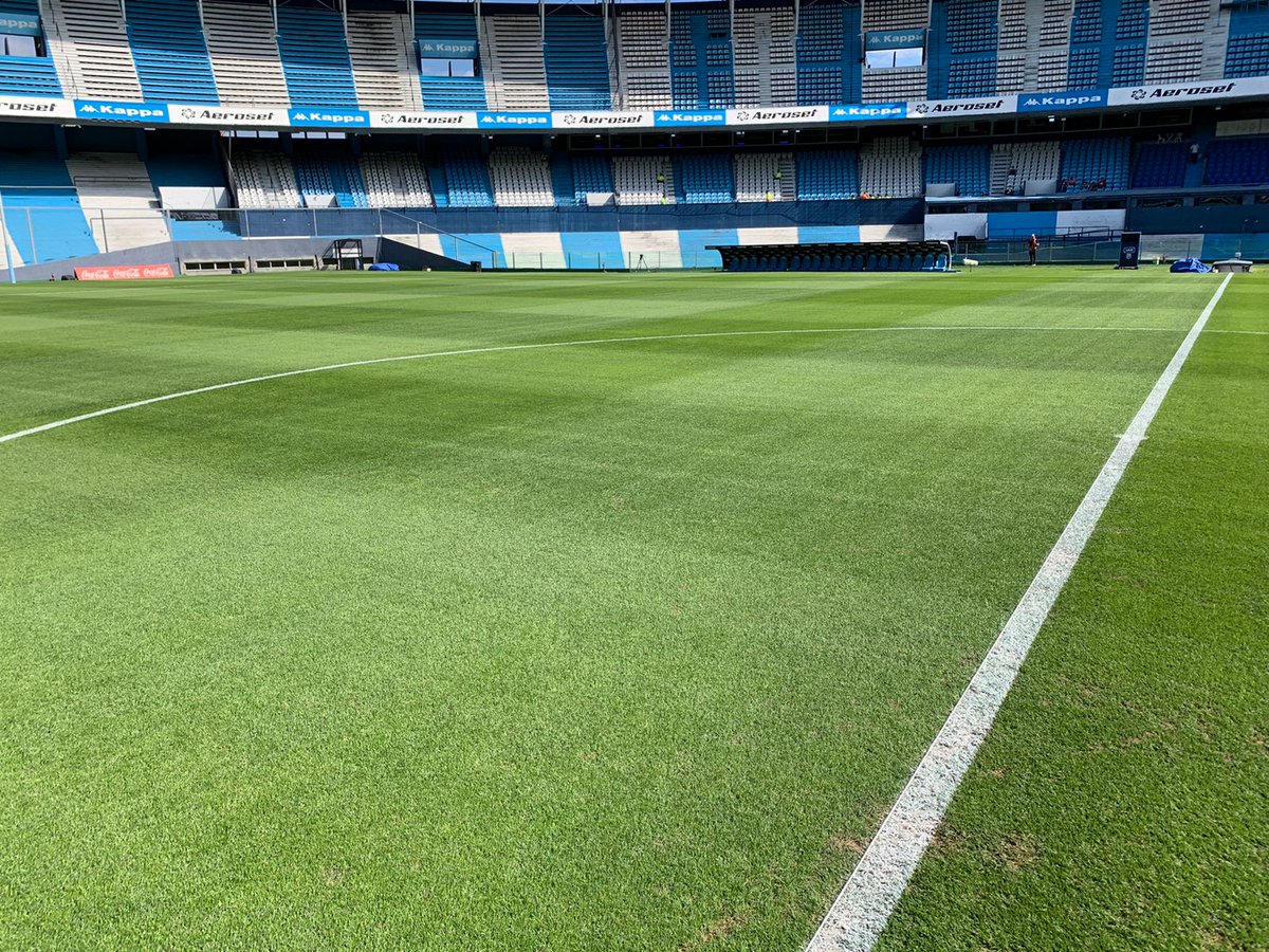 Sería una excelente iniciativa que #Racing ponga a disposición una pantalla gigante en el Cilindro para todos aquellos socios que no pudieron comprar sus entradas para la semifinal ante #Boca. 

Obviamente que eso requeriría que el club active un presupuesto de seguridad.