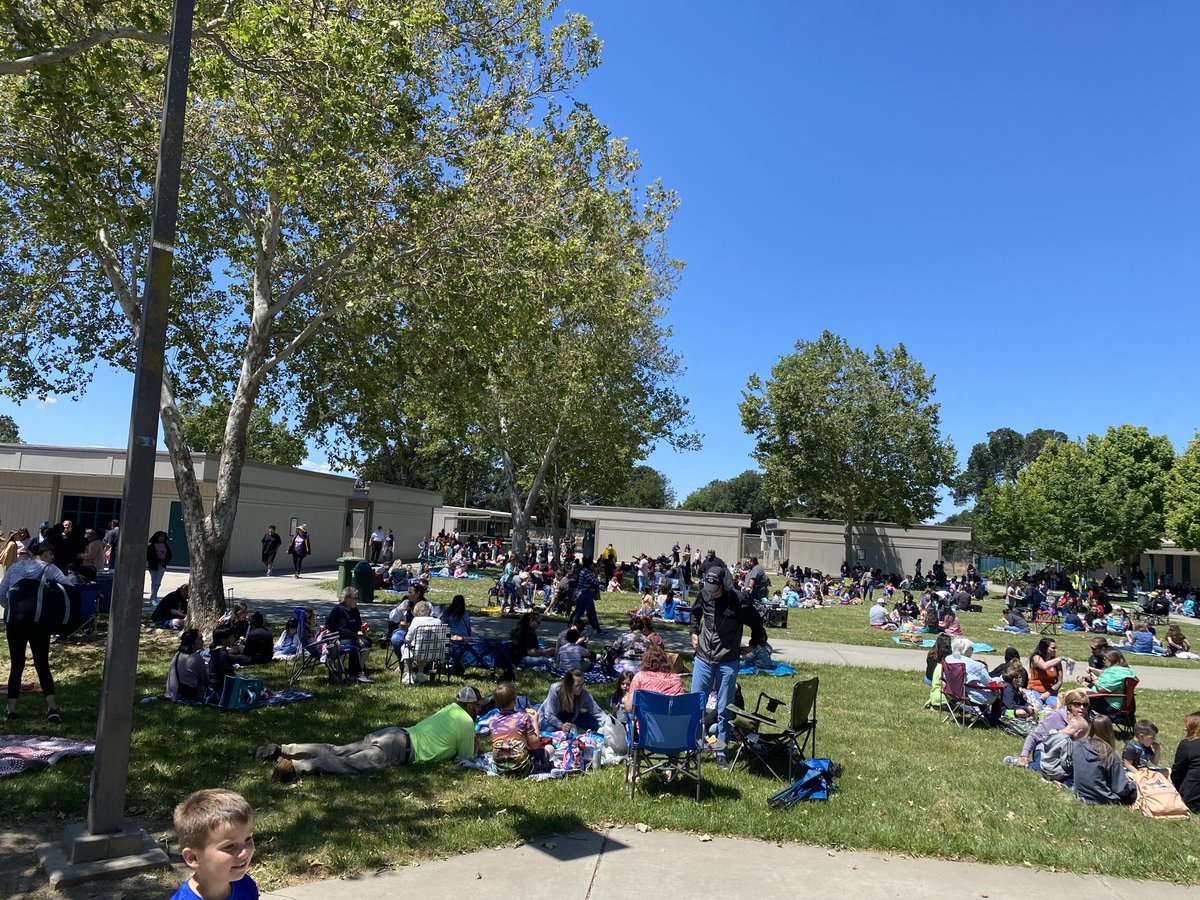 GJUESD's tweet photo. @GJUESD Parents joined Vernon E. Greer Elementary Students for Picnic on the Green. Great turnout on a beautiful spring day. https://t.co/Fqd9gyzH7H