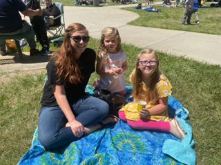 GJUESD's tweet photo. @GJUESD Parents joined Vernon E. Greer Elementary Students for Picnic on the Green. Great turnout on a beautiful spring day. https://t.co/Fqd9gyzH7H