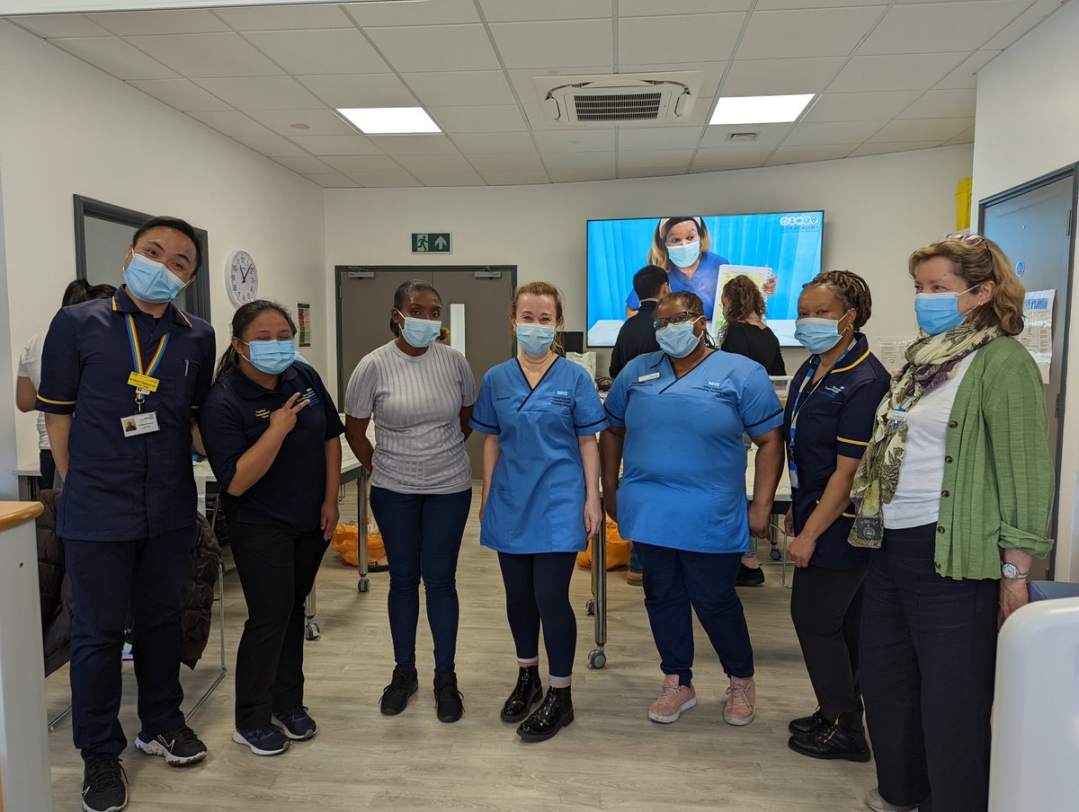 Professor Hilary Garratt CBE,RN,HV, PhD (Hon),MSc (@hilarygarratt) on Twitter photo #IND2022 and a reminder of the privilege of being a part of the most trusted and important profession. Training and lots of discussion with some of our finest colleagues <a href="/CLCHNHSTrust/">CLCH NHS Trust</a> <a href="/teamCNO_/">teamCNO đź’™</a> @CNOEngland #HereForLife #IND2022 and a reminder of the privilege of being a part of the most trusted and important profession. Training and lots of discussion with some of our finest colleagues <a href="/CLCHNHSTrust/">CLCH NHS Trust</a> <a href="/teamCNO_/">teamCNO đź’™</a> @CNOEngland #HereForLife