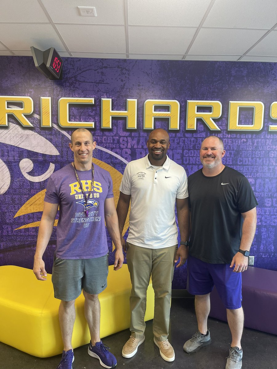 <a href="/AshtonAikens/">Coach Aikens</a> Great seeing you again coach! #staypurple #rhsfbrecruits