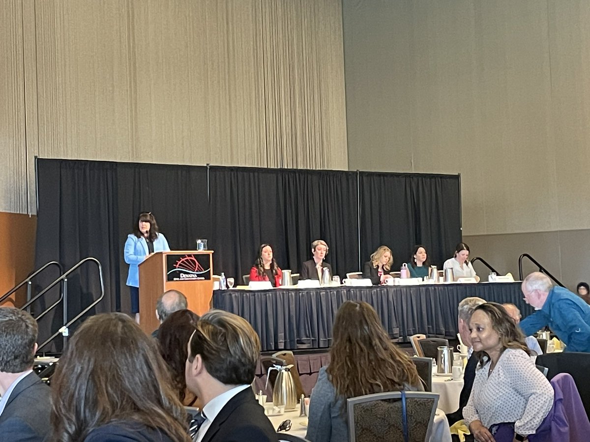 arcticf0x1's tweet photo. Congressional candidate panel, thank you @alaskardc @AlaskaMiners @alaskachamber @AGCAlaska @AOGA https://t.co/MJWeiv2ewk