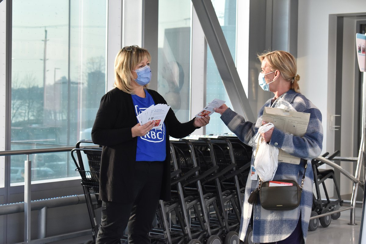 Jo_Brant's tweet photo. Thank you to @RBC & the volunteers who visited JBH today to show their appreciation for our healthcare workers with thank you messages & Tim Horton’s gift cards.
Watch this video RBC made in recognition of the hard work & sacrifice of healthcare workers https://t.co/laYQC7Yqi2 https://t.co/v6QCKqLkER