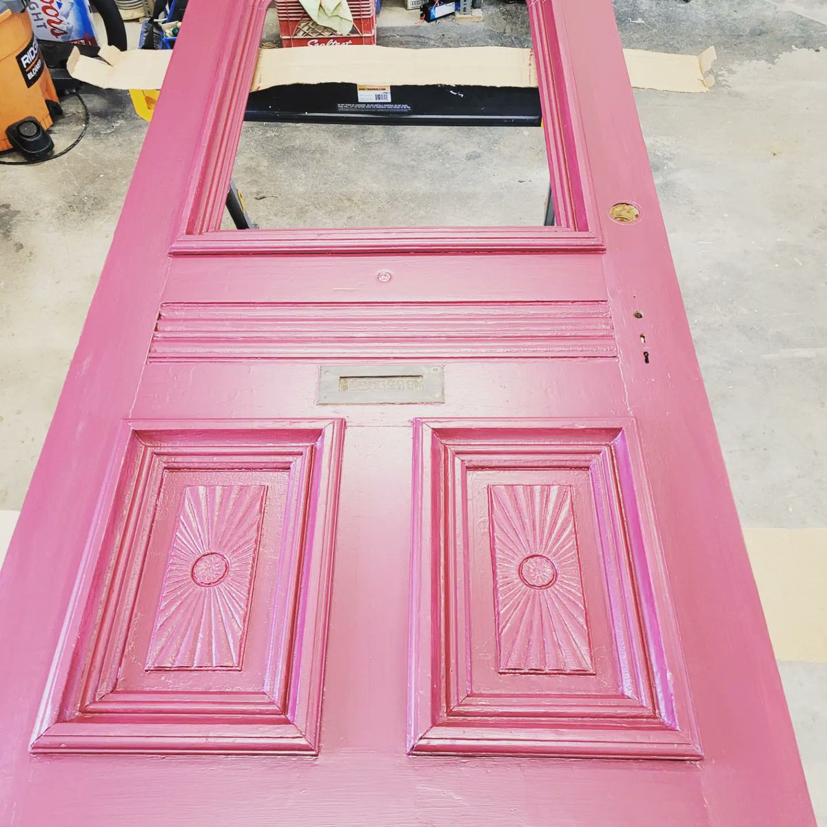 RefinedPaint's tweet photo. Before and after of a 130 year old door. Great dramatic colour for a front entry! https://t.co/sHKQcpLvrQ