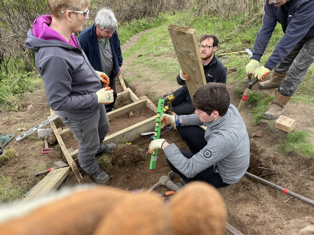 At Dumyat Farm today with our volunteers. Great job everyone 🌏🪴<a href="/TCVtweets/">The Conservation Volunteers (TCV)</a> <a href="/TCVScotland/">TCV Scotland</a> <a href="/VisitScotland/">VisitScotland</a> <a href="/ClacksCouncil/">Clackmannanshire Council</a> <a href="/StirlingCouncil/">Stirling Council</a>