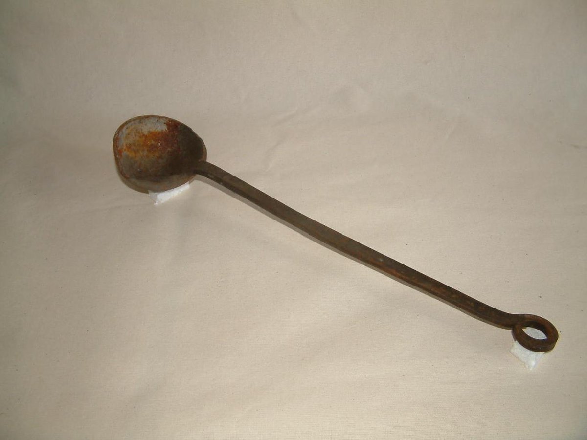 reseaudesmusees's tweet photo. / #QECO la réponse/
Le pouvoir de la poche unissait ces objets ! Dans l'ordre: poche de fondeur (#musée de la grosse #forge), poche-œuf (Les Muséales de #Tourouvre), poches de vêtements (Musée de @MuseedeVire), vide-poche (Pôle Muséal #Lisieux #Normandie).
#collections #musée https://t.co/dxlBH8ArJp