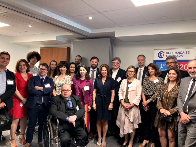 mboisvert_dg's tweet photo. J'ai eu l’opportunité de m’entretenir ce matin avec la directrice générale de la @CCIFCanada, Sandrine Perreault, et les dirigeants d’une vingtaine d’entreprises membres de cette organisation.
Merci de votre accueil. https://t.co/rouH5D8Zru