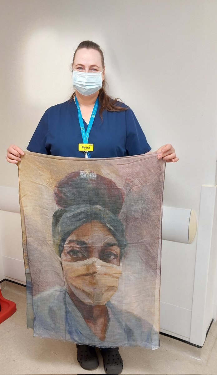 What an amazing day.
#nurses with all that you have done for past two years and still get out of bed and come to work and do some more - you are all legends to me.
❤ my new scarf  too #ThankYou
#NursesDay #InternationalNursesDay2022 #NursesRock