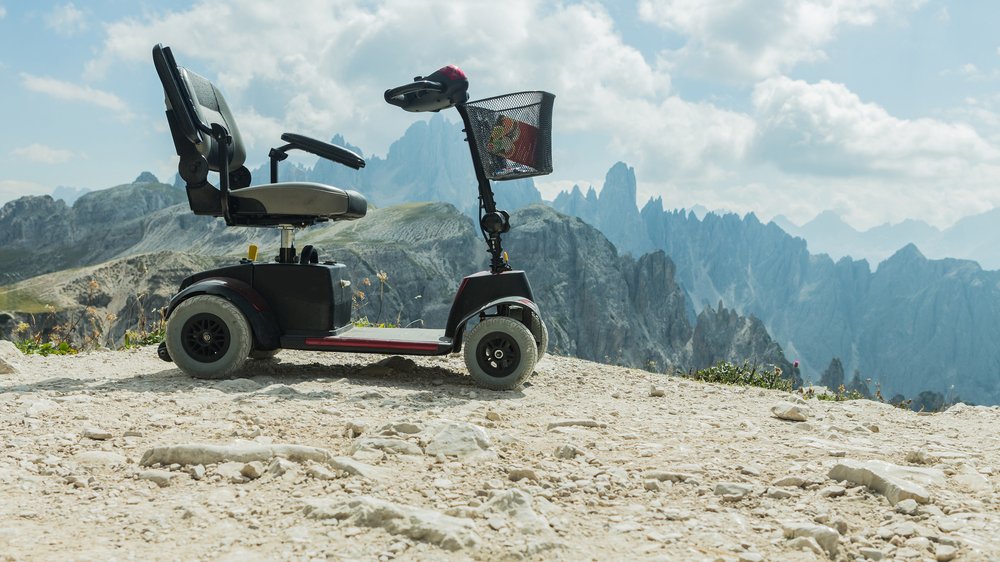 FreedoMobility's tweet photo. Looking for the best way to transport your scooter or motorized chair? From top tips to vehicle lifts, we've got you covered: https://t.co/KX5os42nx9 🧑‍🦼

#mobilityscooter #mobility #mobilitysolutions
#hanovermd #howardcountymd #annearundelcounty https://t.co/uC5Dlbpj6x
