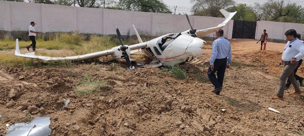 shukla_tarun's tweet photo. Crash :

- A FSTC Technam 2006 aircraft VT-VDB crashed during a touch and go training in Bhiwan i( Haryana) due to loss of power today while @DGCAIndia team happened to be present there

- Cadet safe but injured

Some pcs : https://t.co/BjKDedsLJ3
